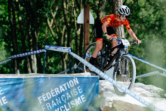 Lavage et entretien des vélos en course