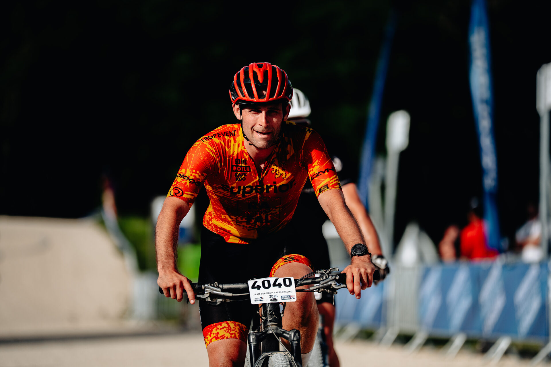 Coureur du Team Superior Rafalcycling en course
